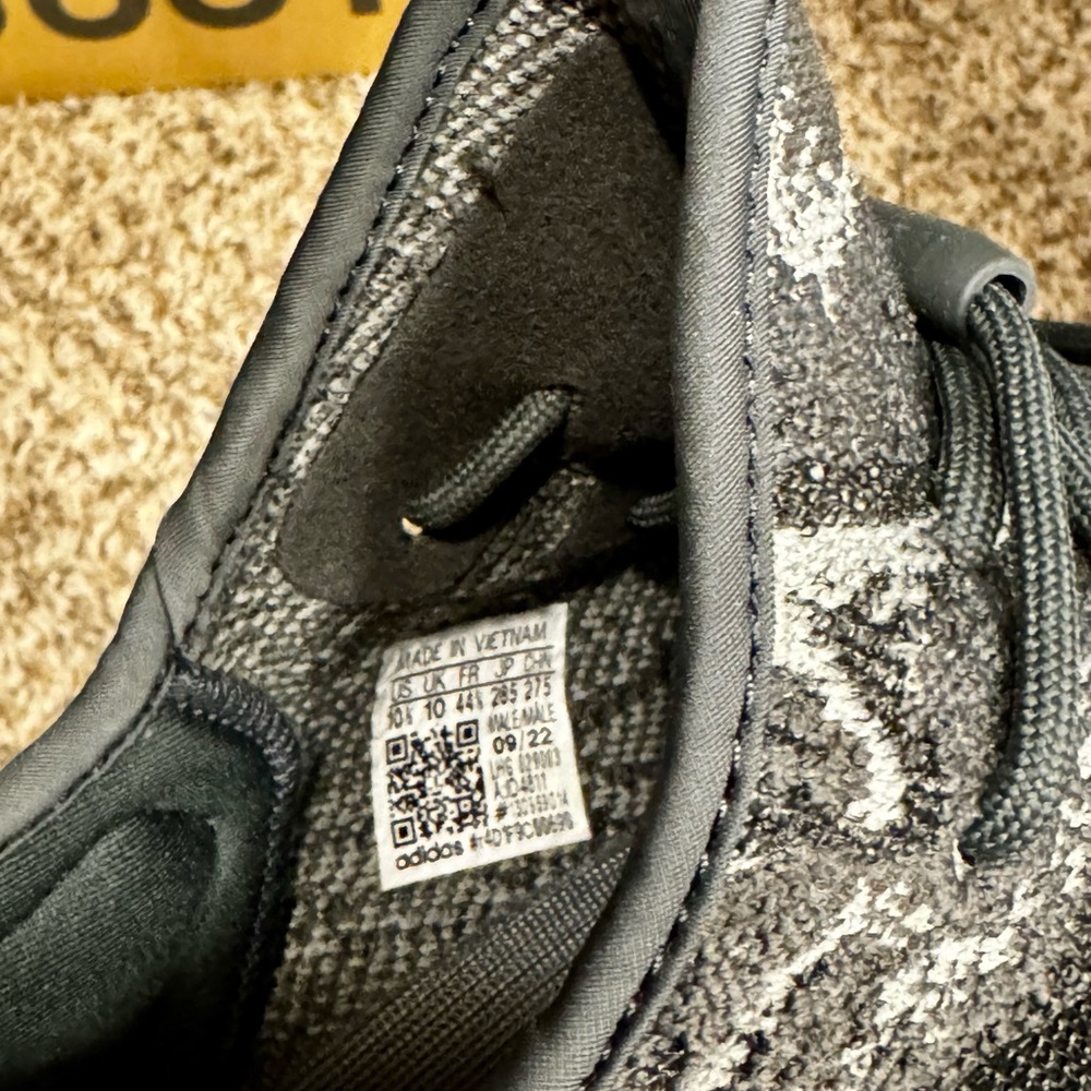 Adidas Yeezy 350v2 MX Dark Salt - Picture 3 of 4